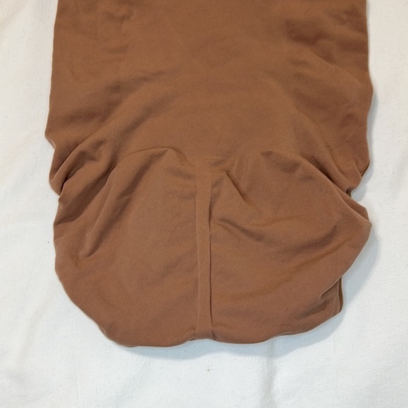 SKIMS SEAMLESS SCULPT BRIEF BODYSUIT SIENNA BROWN SIZE SMALL MEDIUM - Picture 11 of 11
